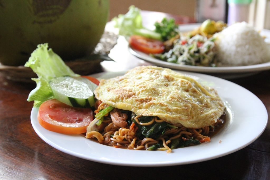 Best restaurants in Seminyak: Mie goreng at Warung Eny, Seminyak, Bali