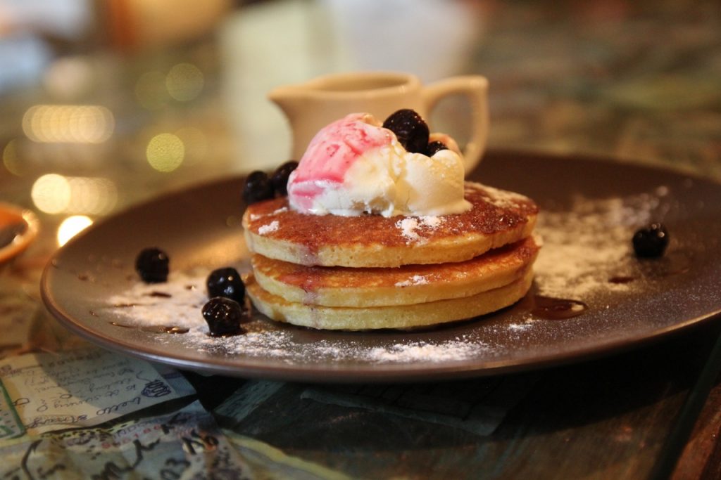 Best restaurants in Bali: pancakes at Revolver Cafe in Seminyak