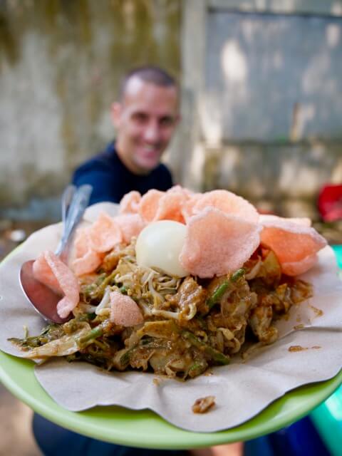 Gado Gado: Top 3 traditional foods to eat in Jakarta, Indonesia
